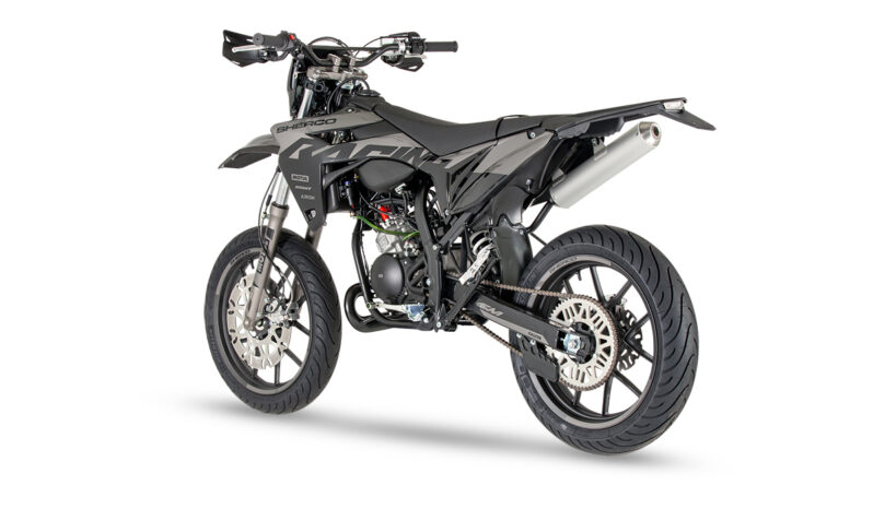 06BLACKMOON_R-1200×801-1