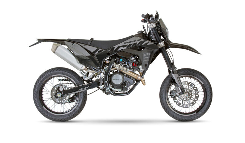 01-SM-BLACK-MOON-1200×801-1